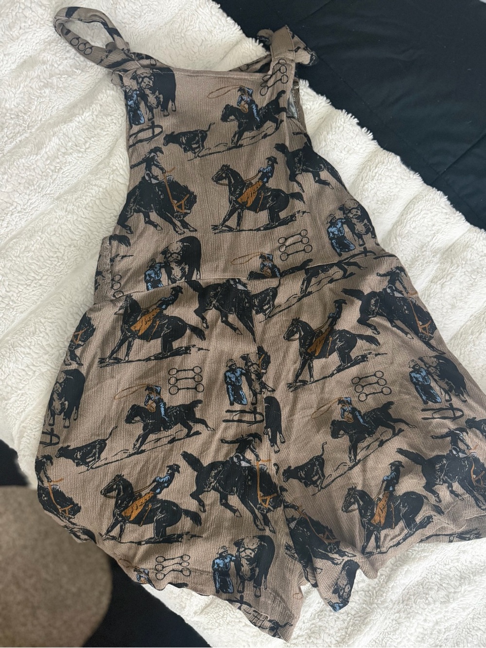 Tie-strap Overall Dress with Western Horse Print - Picture 4 of 5
